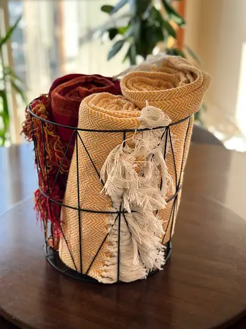 Decorative wire basket-brand new