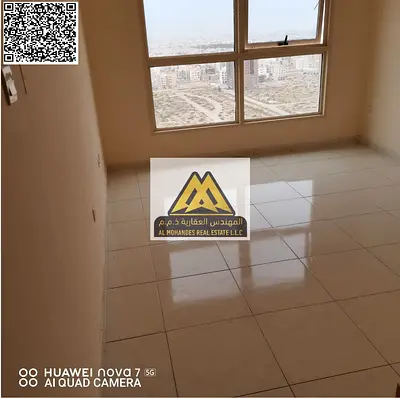تتميز الشقة بموقعها داخل برج لافيندر في أبراج الإمارات، مع دور مرتفع يوفر إطلالة مفتوحة، ومساحة مناسبة بتصميم عملي يلبي احتياجات السكن العائلي،
