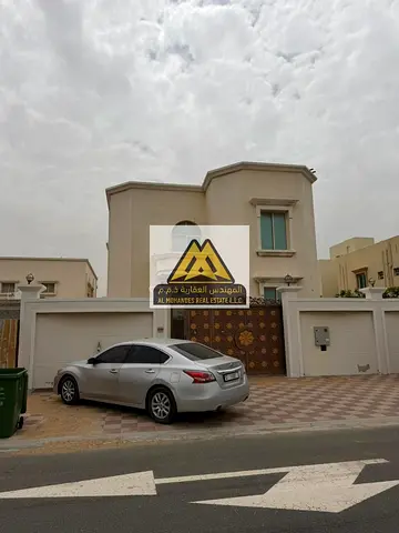 فيلا للإيجار السنوي في منطقة الرقايب عجمان، بمساحات واسعة وتصميم عملي يناسب العائلات الكبيرة الباحثة عن الخصوصية والراحة في موقع هادئ ومميز قريب من جم