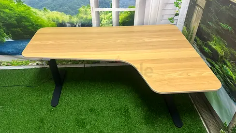 IKEA BEKANT right corner electric adjustable desk
