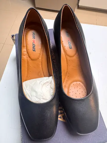 Ladies black shoes