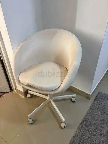 White Swivel Office Chair with Wheels - Good Condition