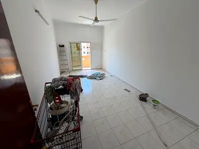 ارخص غرفة وصالة في كورنيش عجمان الرميلة مساحة كبيره وتشطيبات ممتازة موقع متميز وخدمي طوال اليوم