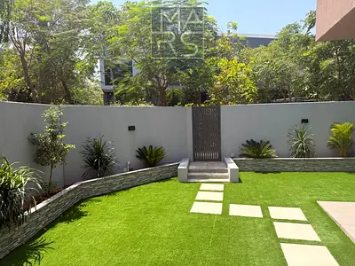 عرض مميز - منزل 4 غرف نوم مع مجلس وحديقة مُنسقة