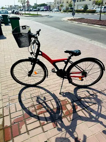 Red City/Hybrid Bike with Front Basket - Helmet and lock included! Good Condition