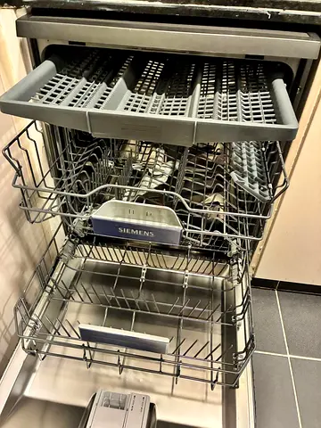 Siemens Built-in Dishwasher - 3 Tier Rack, Good Condition
