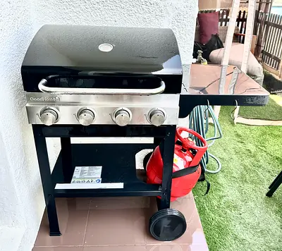 Goodhome 3-Burner Gas BBQ Grill with Side Shelf