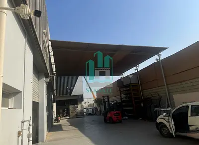 Well Maintained Warehouse Available in Al Quoz 3 - 3,500 Sq.ft