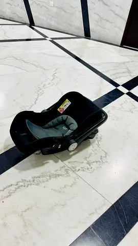 Infant Rear-Facing Car Seat (Baby Carrier) - Good Condition