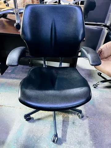 human scale  office chair