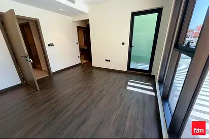 4BR | SINGLE ROW | VACANT | CLOSE TO LAGOON