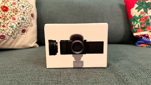 Brand New Sony ZV-E10K (Sealed Pack) – Gift, Unused