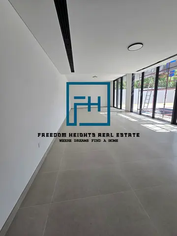 فيلا فورست سيجنتشر من 5 غرف نوم | حمام سباحة خاص ومصعد | جي+2 | سارو – مسار