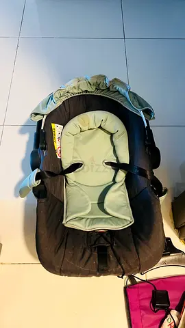 Infant car seat with removable head support - good used condition