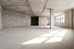 Vacant Office for Sale in Prime Location With 2 Parking's
