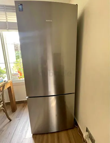 Siemens Bottom Freezer fridge