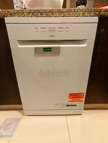 Whirlpool freestanding 2 rack dishwasher - good working condition