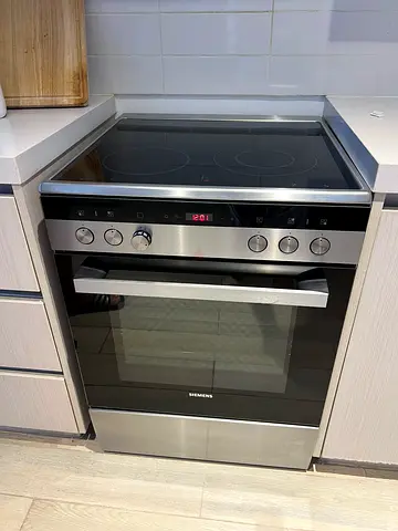 Siemens Electric Cooking Range, 4 Hobs, 60x60 cm, fastPreheat Oven, ecoClean, Stainless Steel, HK9R3
