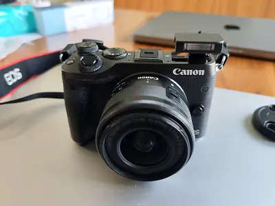 Canon eos m6