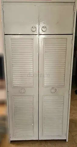 Free wardrobe (185×80)cm, suitcases, wall tiles, floor tiles