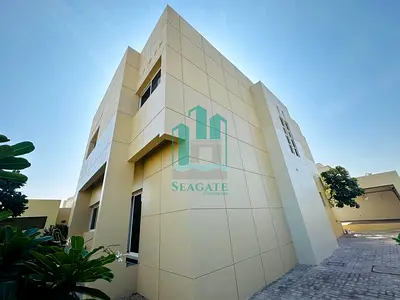 Spacious 5Bed villa with private garden/shared pool