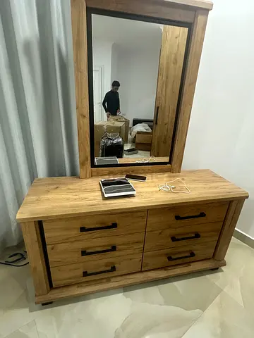 Solid Wood Dresser with Large Mirror — 4 Drawers, Natural Oak Finish