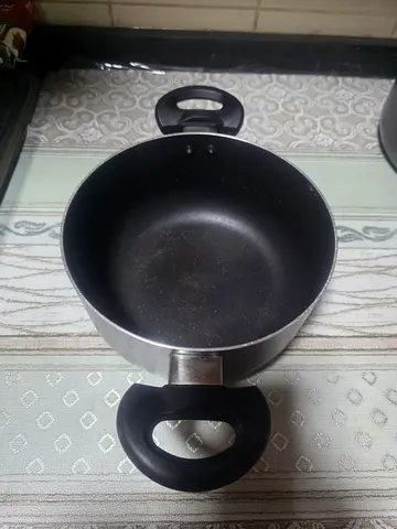 New non-stick cooking pot with handles - great condition