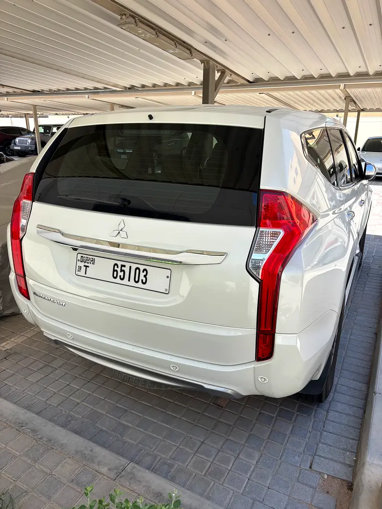 Mitsubishi Montero Sport 2019 — photo 1 of 3