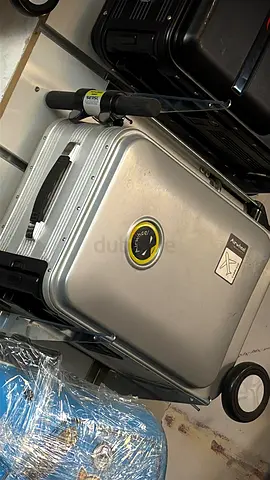 Air Wheel Smart Luggage – Like Brand New