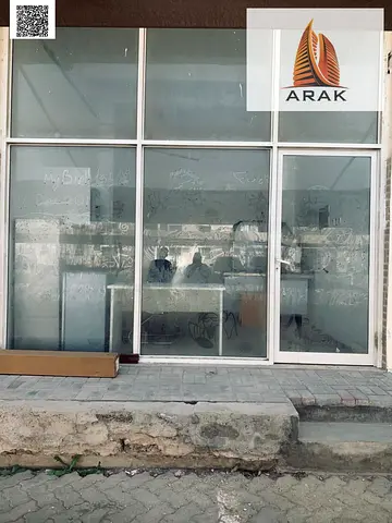 للإيجار السنوي محل تجاري في ليوارة 2 تفاصيل المحل  محل رقم 6  مناسب لمختلف الأنشطة التجارية الصغيرة
