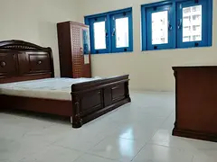 Luxurious Spacious Attached Bathroom for professional executive /COUPLE @ OFFER PRICE