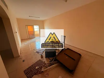شقة 3 غرف وصالة للإيجار في النعيمية 1 عجمان مقابل مدرسة الحكمة بلكونة تكييف مركزي موقع مميز قريب الخدمات مناسبة للعائلات