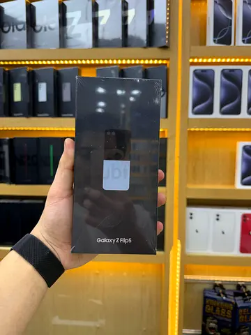 Samsung Galaxy Z Flip 5 256 GB Brand New