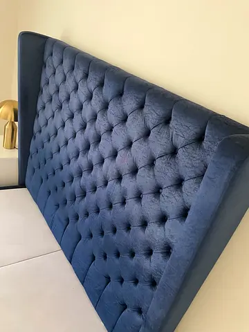 200x200 king size bed with storage + amazing mattress