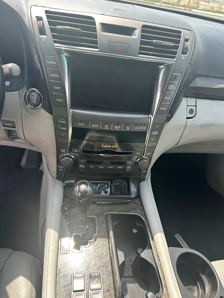 Lexus LS-Series 2007 — photo 1 of 15