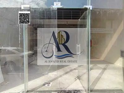 🏢 Showroom for Annual Rent – ​​Al Jurf Industrial Area 1 – Ajman 🏢✨ 📍 Exceptional commercial location directly on a main street, in the heart of a