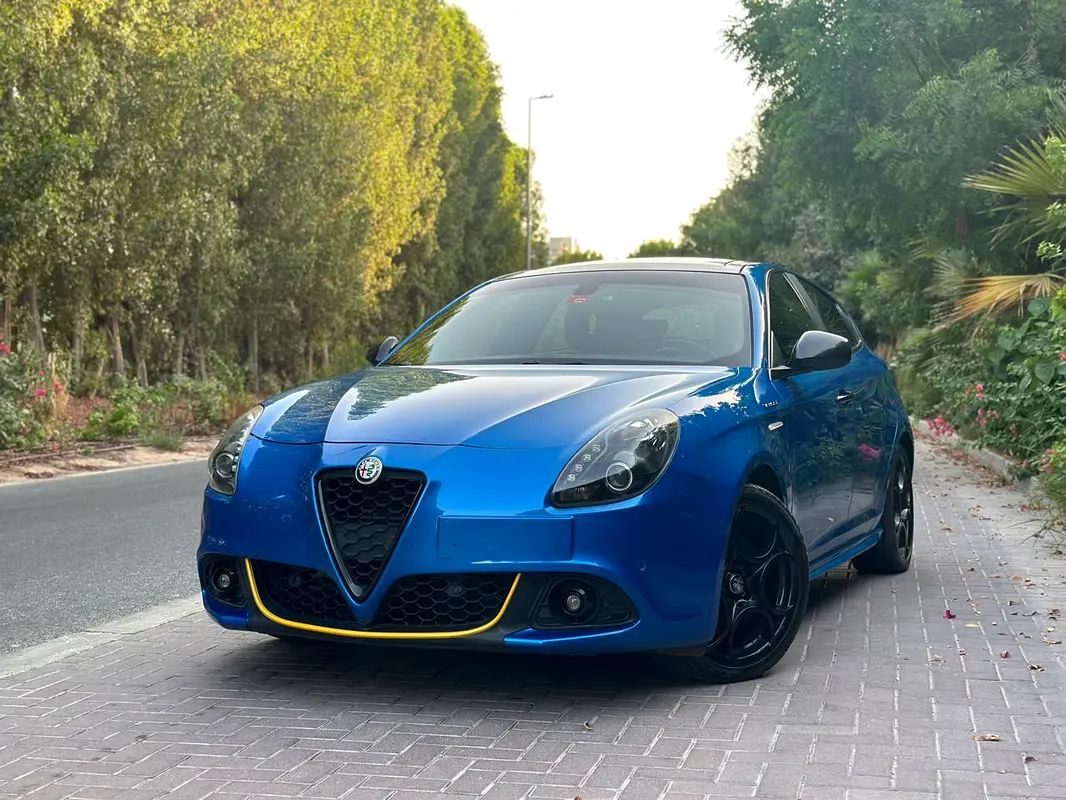 Alfa Romeo GIULIETTA 2021 — photo 1 of 14