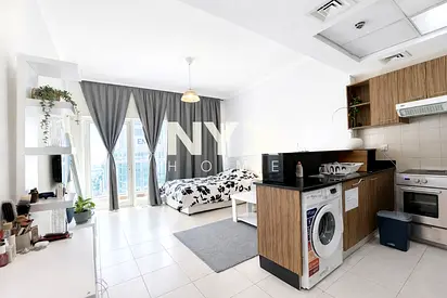 Modern Studio | City View | Near Dubai Mall
