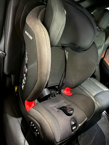 Maxi-Cosi Convertible Child Car Seat — Excellent Condition