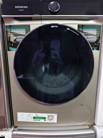 Free delivery Siemens Front Load iQ700 Washer 10 kg -, Silver