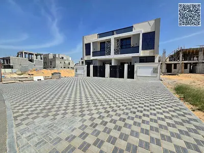 Live now in a townhouse villa, registration included, 5 bedrooms, freehold ownership for all nationalities