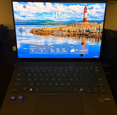 Laptop ASUS Zenbook 14 Intel core ultra 9 285H 32GB 1TB Win11 Pro with Warranty