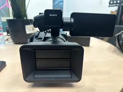 Sony Z200 Professional Digital Camcorder with LCD Screen (Good Condition)