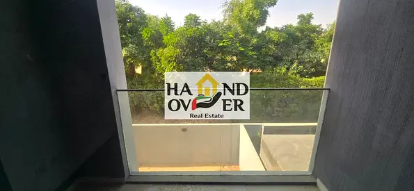 CORNER UNIT / SINGLE ROW / EXCELLENT VALUE / FULLY PAID