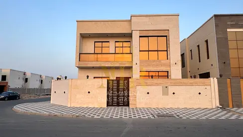 فيلا مودرن فاخرة للبيع بسعر شامل رسوم التسجيل والتمليك خرافي تشطيبات راقية وتملك حر لجميع الجنسيات فيلا مودرن فاخرة للبيع بسعر شامل رسوم التسجيل والتم