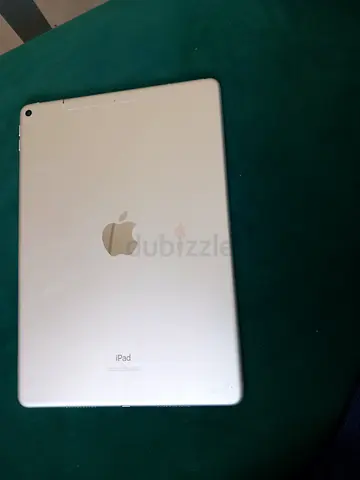 Ipad air 3 for sale good for online classes  ios 26