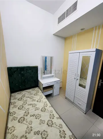 Partition Room available for ladies near world trade centre metrostation