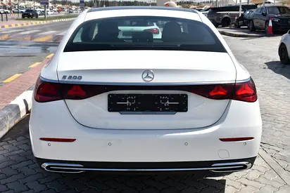 2025 Mercedes-BENZ E-CLASS 缩略图 2