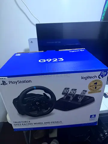 Logitech G923 TrueForce Racing Wheel  Pedals (PS) - Boxed