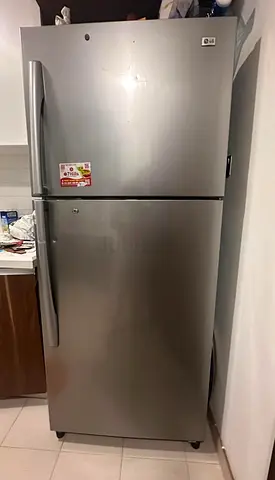 LG Silver Top-Freezer Refrigerator – Good Condition